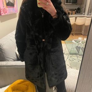 APPARIS Faux fur coat in XS